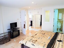 Sea View 2 bed Condo Pattaya