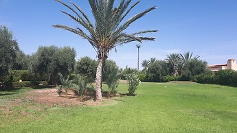 Apple Villa 33