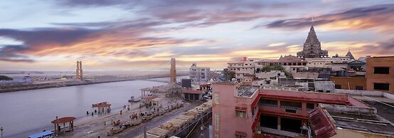 Ginger Dwarka