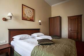 Conviva Hotel