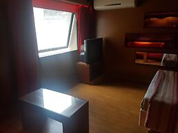 Uman Hotel (Motel)