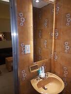 Uman Hotel (Motel)