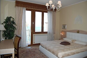 Oasis Golden Lagoon Chalet
