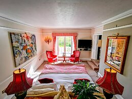 Cedar House Boutique B&B