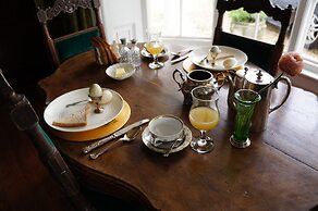 Cedar House Boutique B&B
