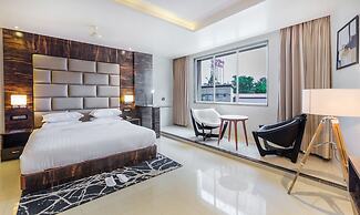 Aura One Hotel