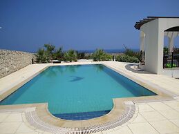 Villa Morlais by Amy Villas