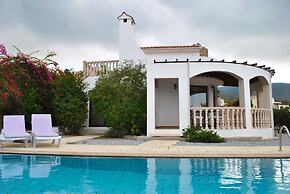 Villa Paradisia by Amy Villas