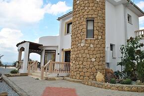 Villa Paradisia by Amy Villas
