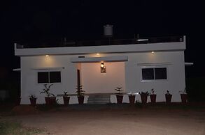 Silver Oak Country Yard