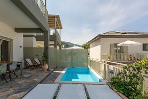 Sea and Sun Luxury Pools' Villas
