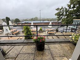 The Clothiers Arms