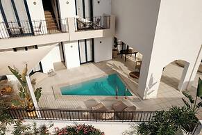 Nami Hotel & Suites
