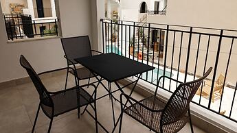 Nami Hotel & Suites