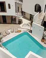 Nami Hotel & Suites