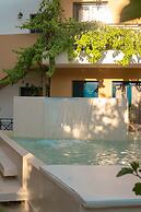 Nami Hotel & Suites