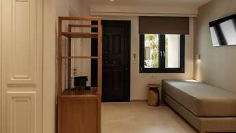 Nami Hotel & Suites
