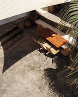 Nami Hotel & Suites