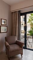 Nami Hotel & Suites