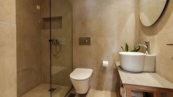 Nami Hotel & Suites