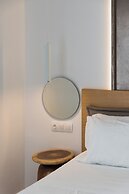 Nami Hotel & Suites