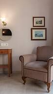 Nami Hotel & Suites
