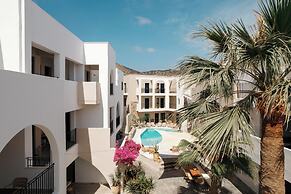 Nami Hotel & Suites