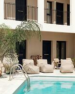 Nami Hotel & Suites