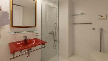 Nami Hotel & Suites