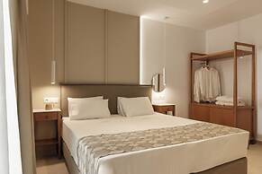 Nami Hotel & Suites
