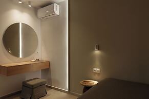 Nami Hotel & Suites
