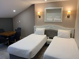 White Golden Suite Hotel