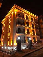 White Golden Suite Hotel