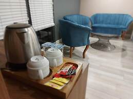 White Golden Suite Hotel