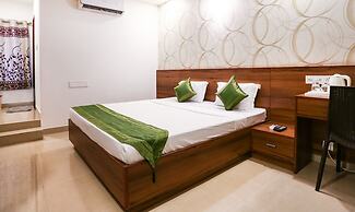 Treebo Comforts Inn, University Road Deralakatte