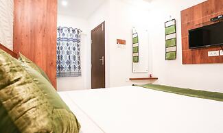 Treebo Comforts Inn, University Road Deralakatte