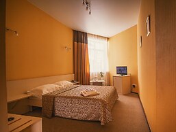 Topaz Hotel