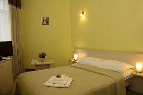 Topaz Hotel