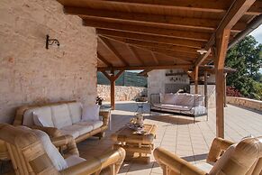 TD Villa Luna Trulli with Large Pool