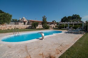 TD Villa Luna Trulli with Large Pool