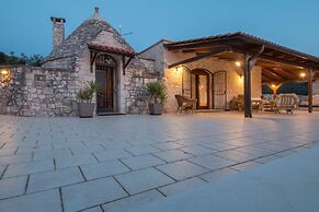 TD Villa Luna Trulli with Large Pool