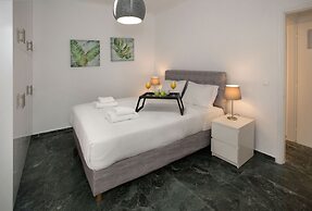 Roomy & Comfortable Apt Near Acropolis by GHH