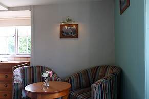 The Hollybush Inn