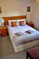 The Hollybush Inn