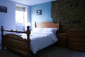The Hollybush Inn