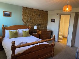 The Hollybush Inn
