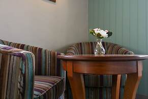 The Hollybush Inn