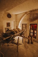 Eagle Cave Inn