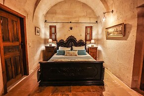 Eagle Cave Inn