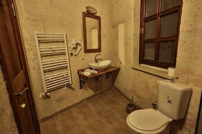 Eagle Cave Inn